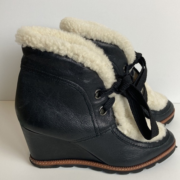 FABIANELLI BLACK WEDGE Sherpa Lace-up ANKLE BOOTS Sz 40 Apres Ski Luxury Fall - Picture 1 of 16